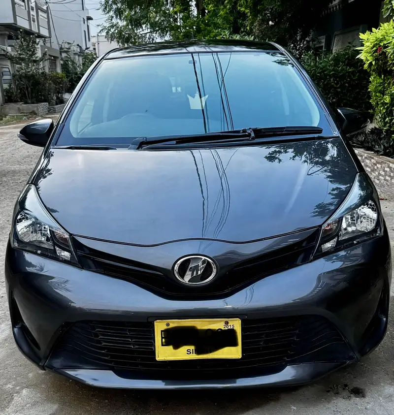 Toyota Vitz 2015