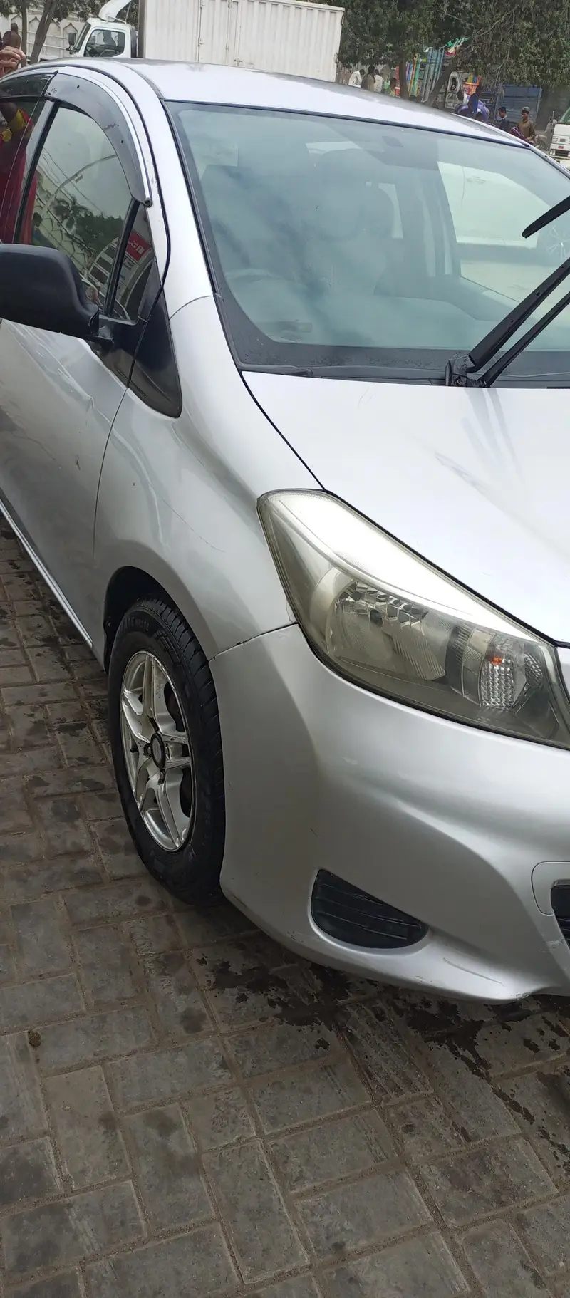 Toyota Vitz 2011