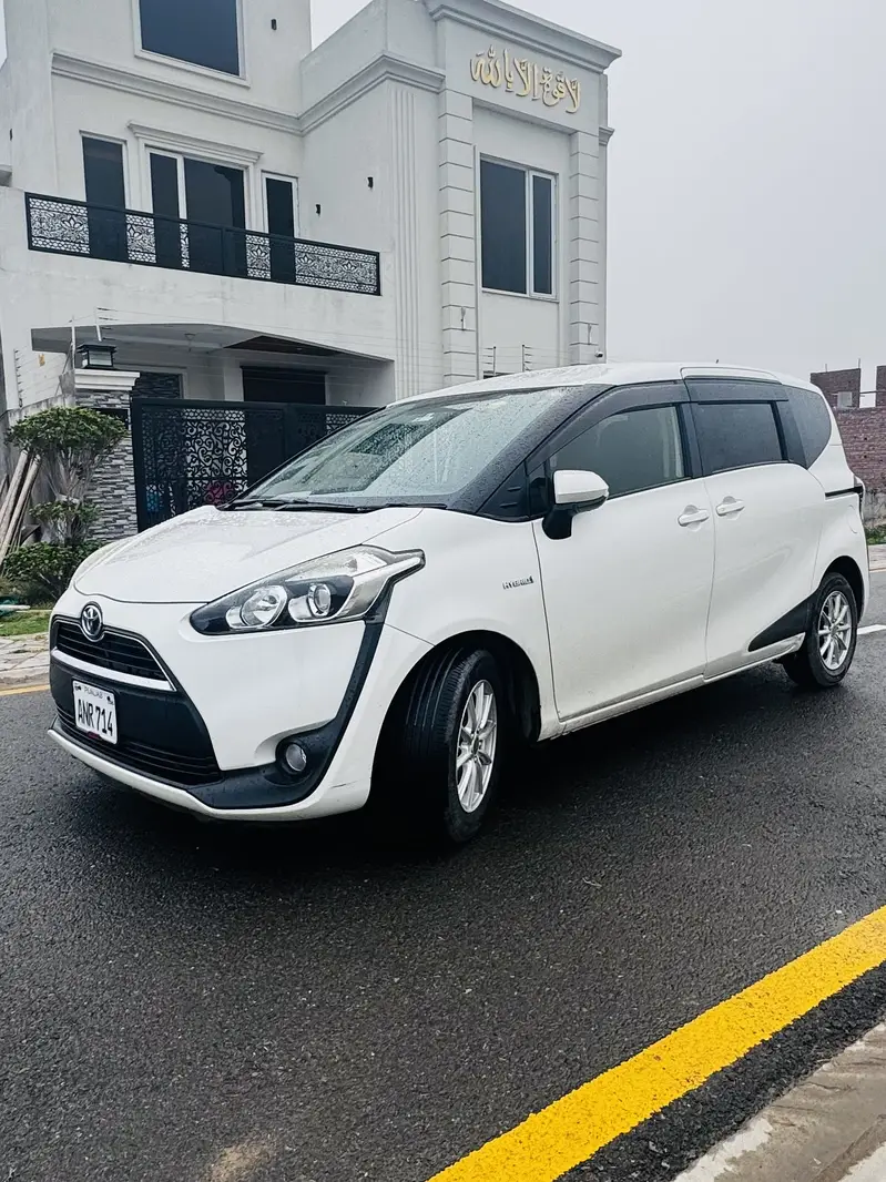 Toyota Sienta 2017