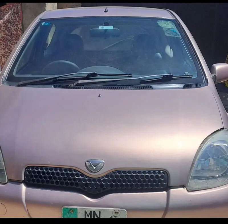 Toyota Vitz 2000