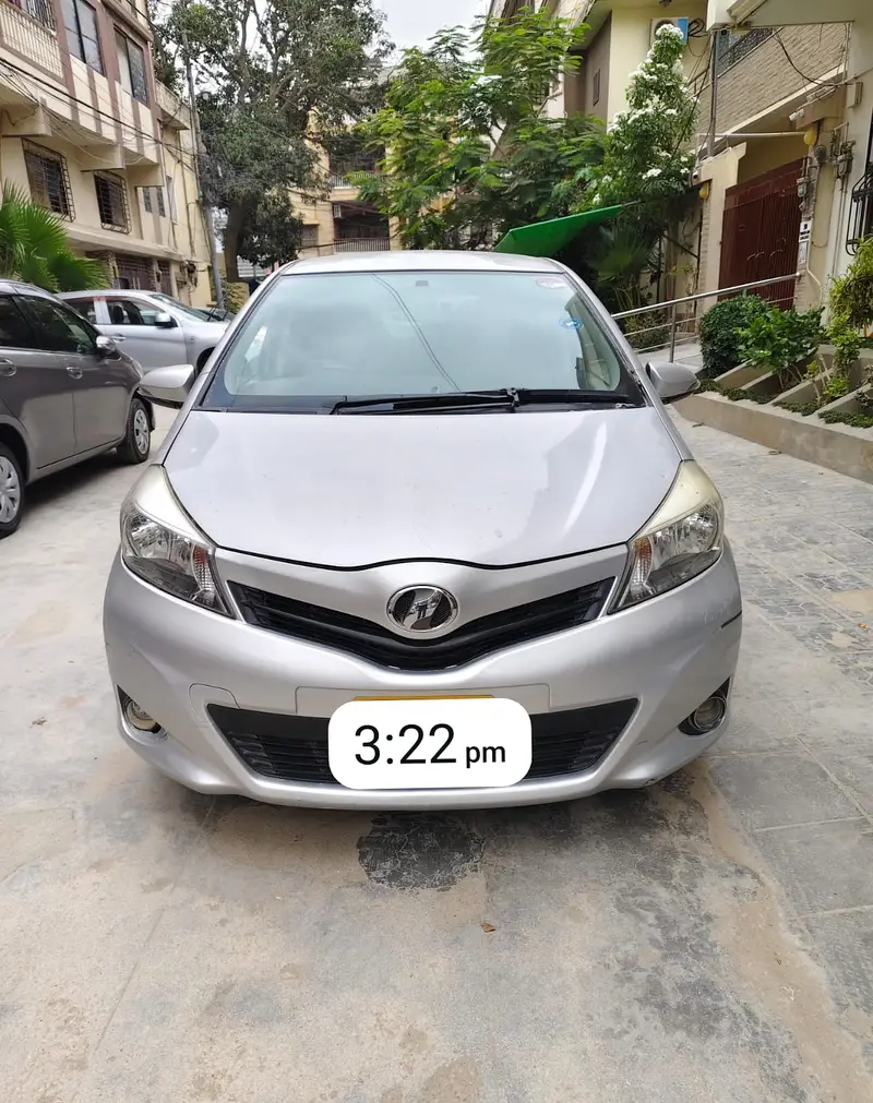 Toyota Vitz 2013