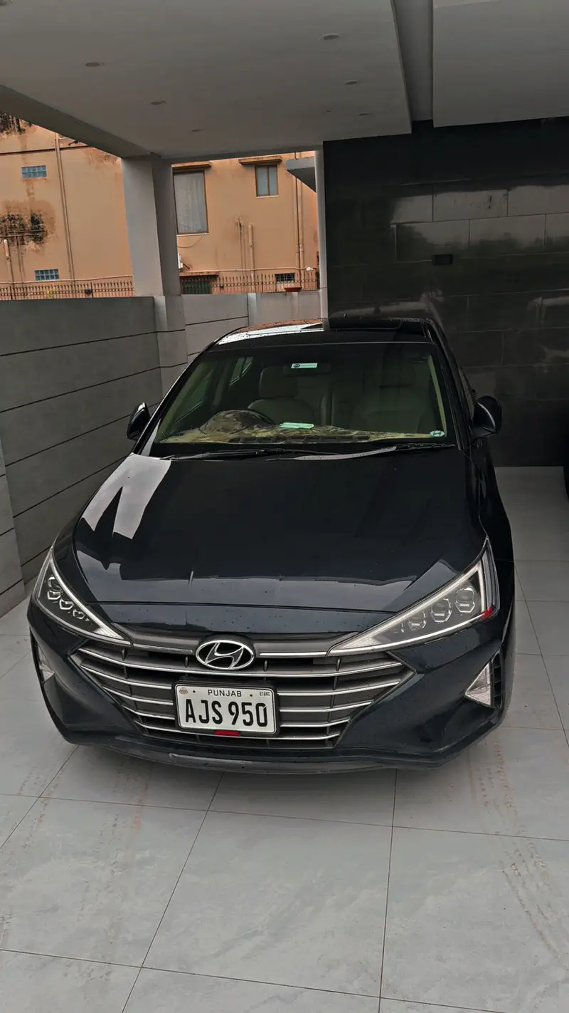 Hyundai Elantra 2022