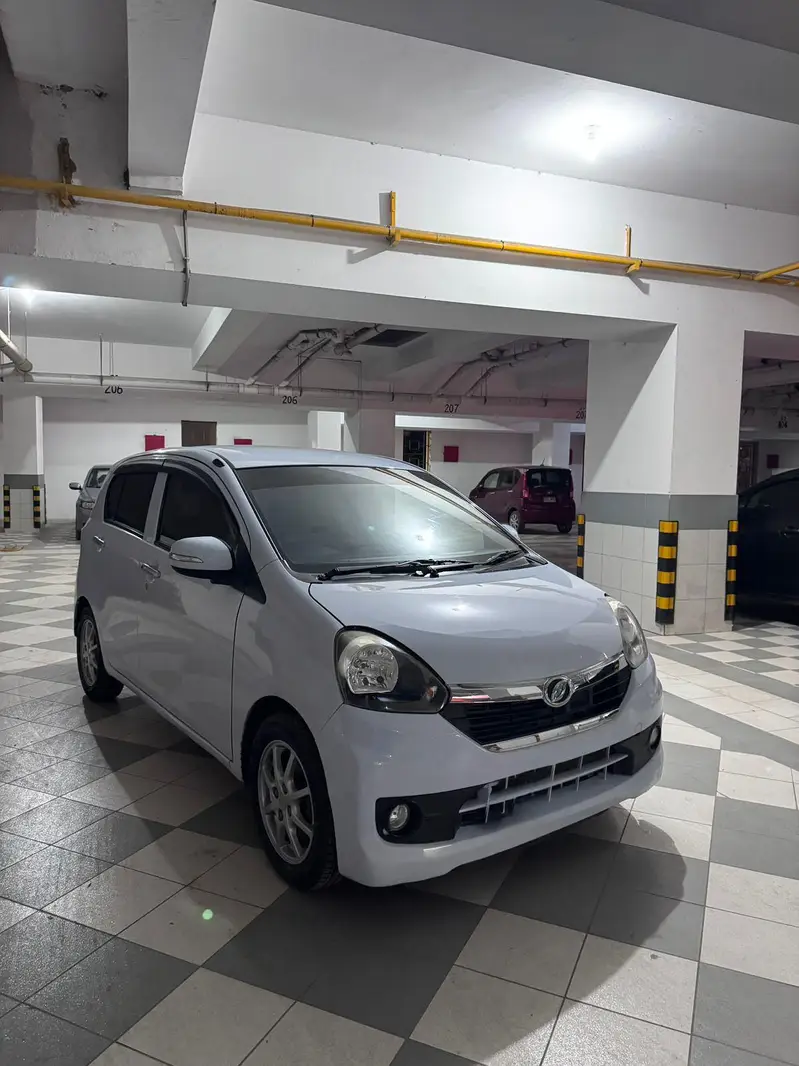 Daihatsu Mira 2015
