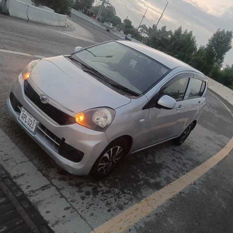 Daihatsu Mira 2015