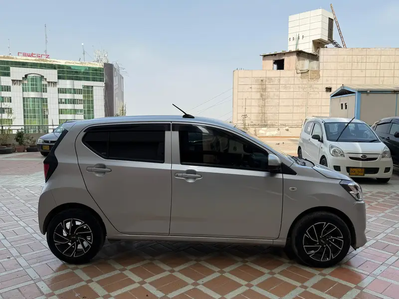Daihatsu Mira 2020