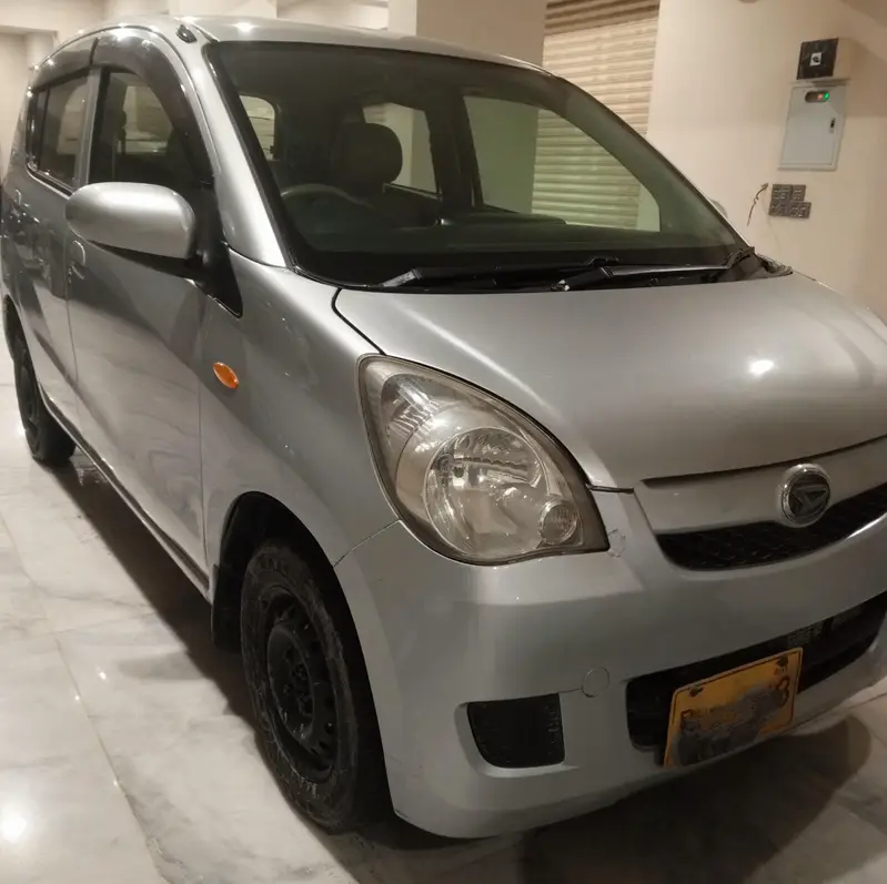 Daihatsu Mira 2011