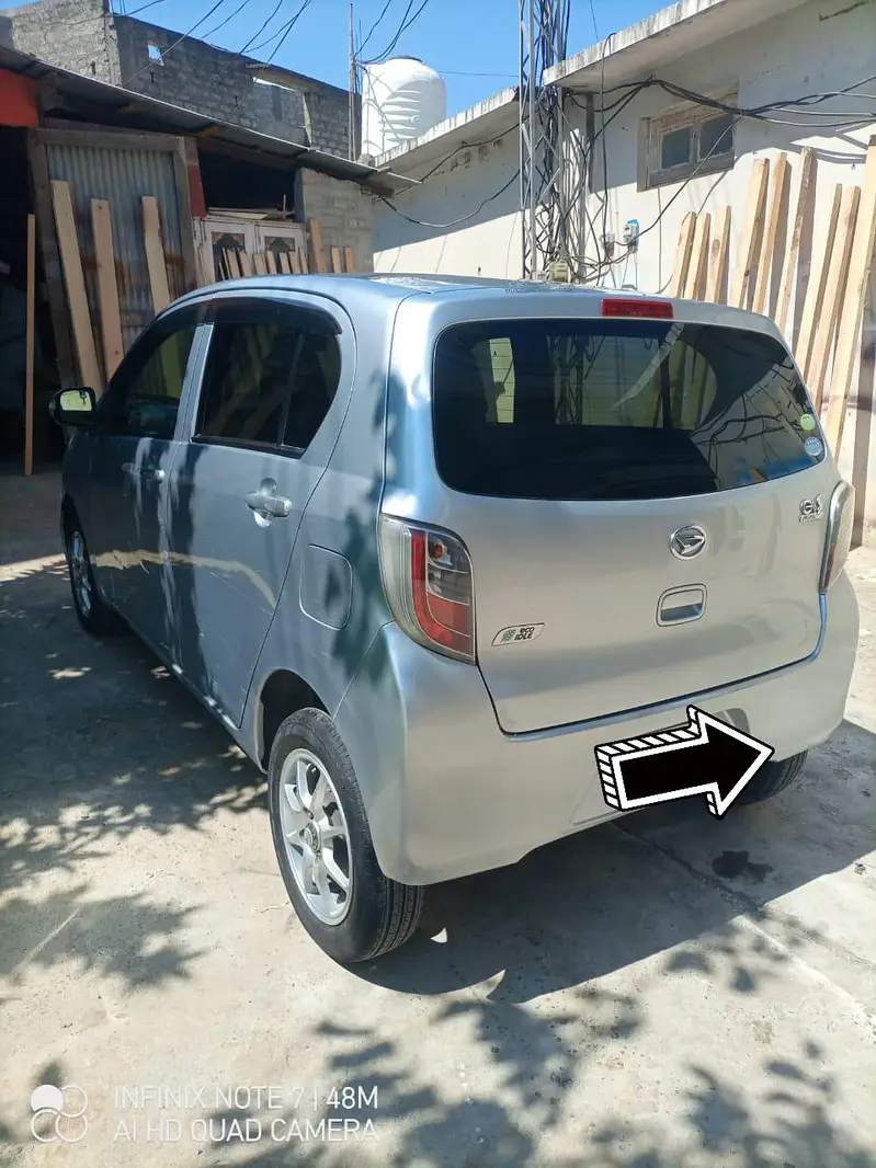 Daihatsu Mira 2012