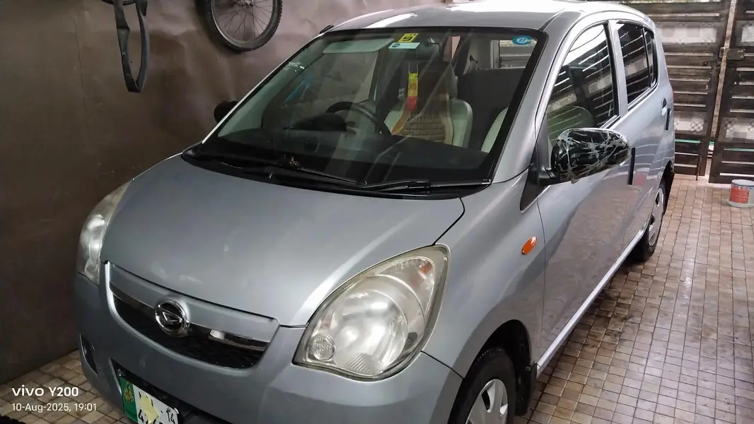 Daihatsu Mira 2011