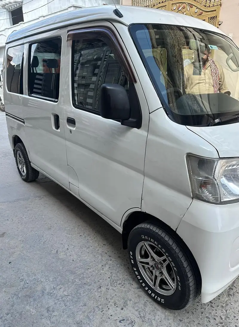 Daihatsu Hijet 2013