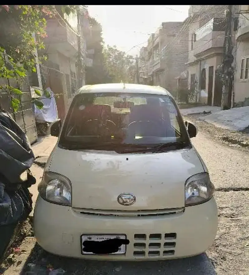 Daihatsu Esse 2009