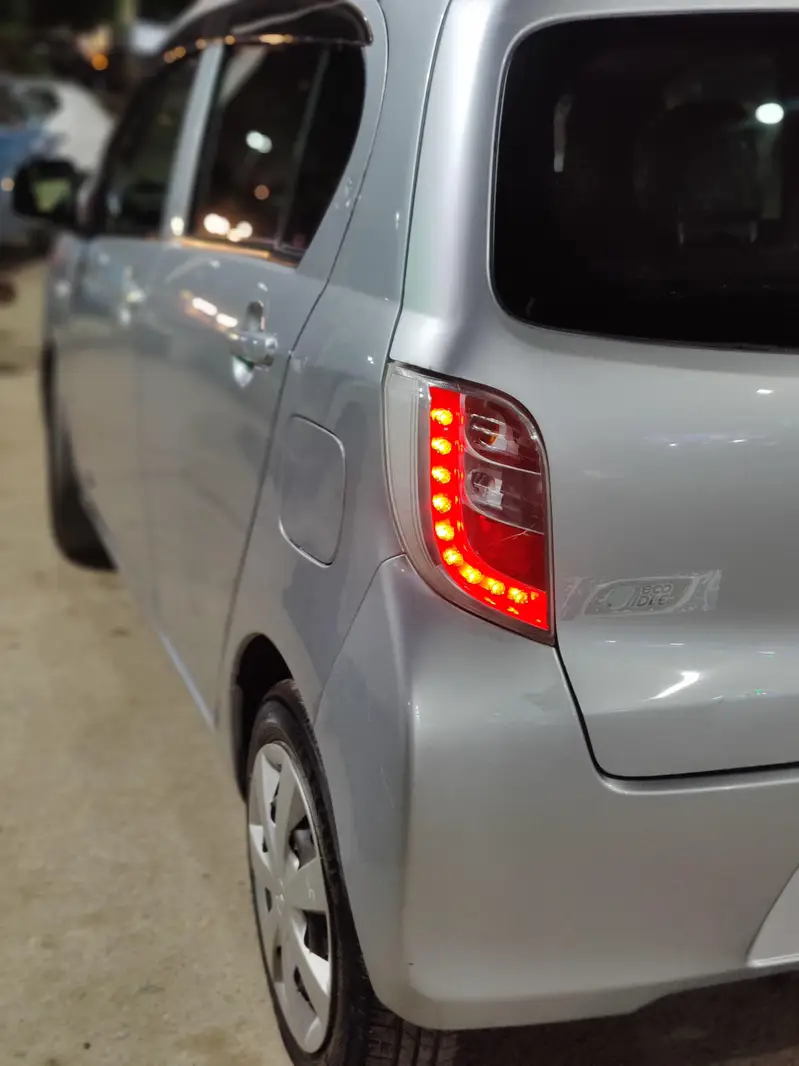 Daihatsu Mira 2012
