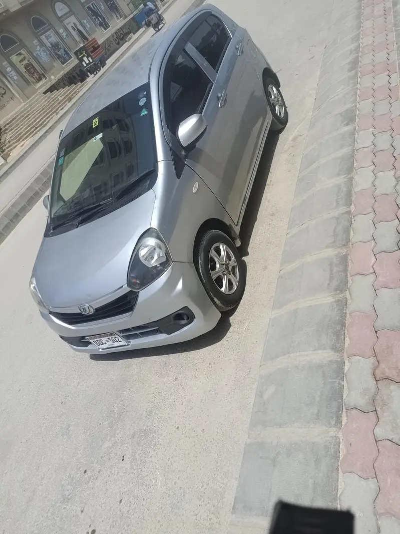 Daihatsu Mira 2012