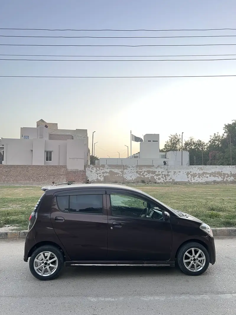 Daihatsu Mira 2015
