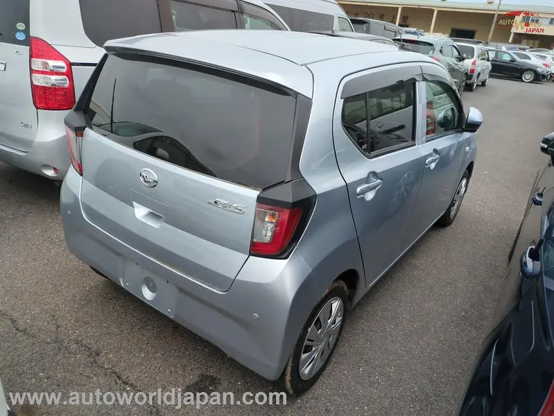 Daihatsu Mira 2022