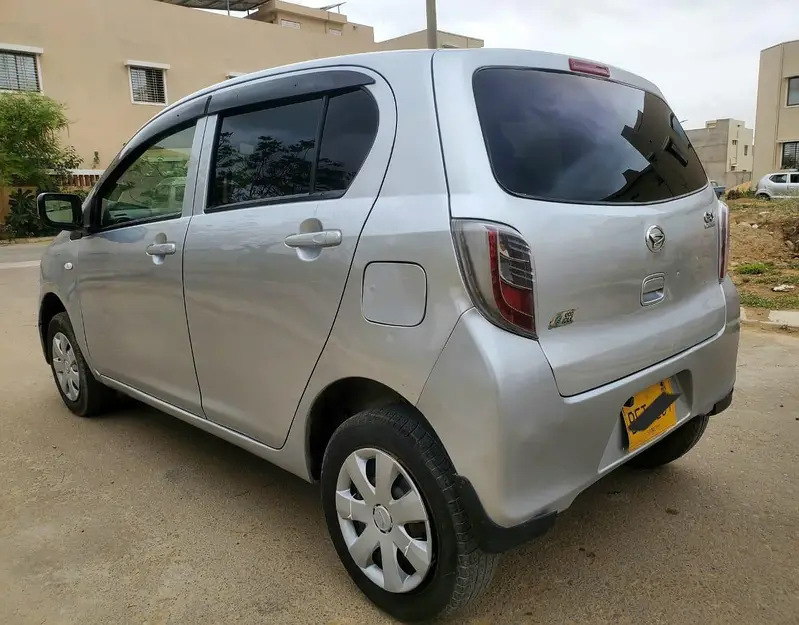 Daihatsu Mira 2012