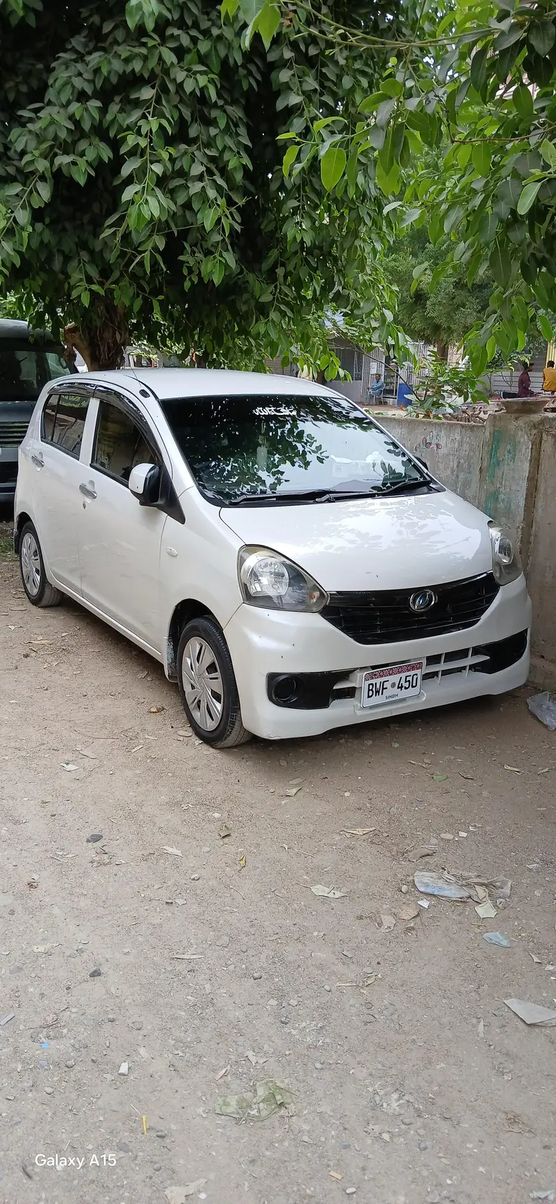 Daihatsu Mira 2015