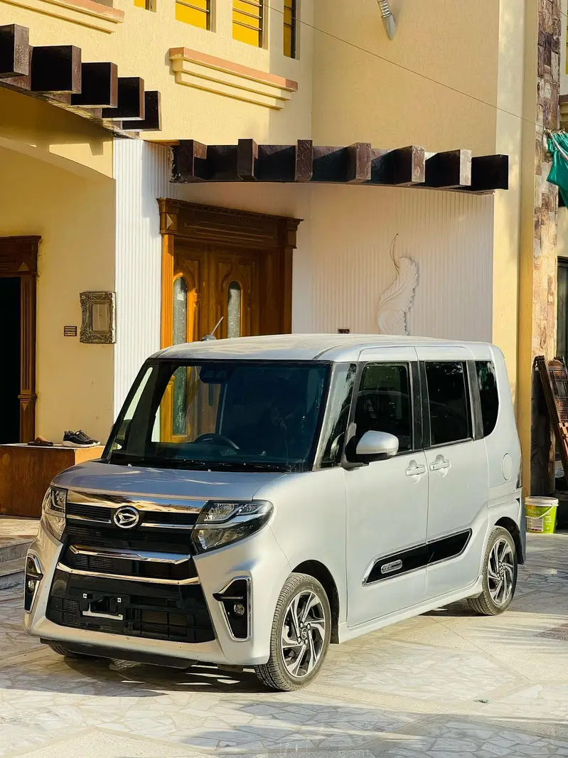 Daihatsu Tanto 2022