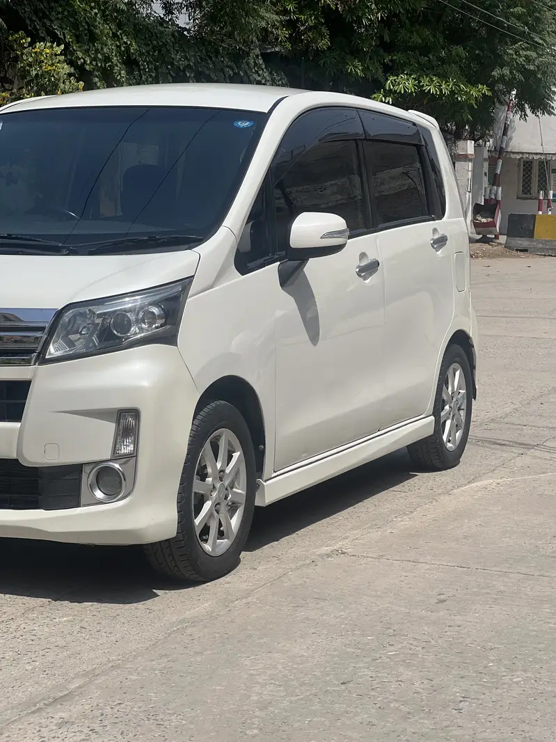 Daihatsu Move 2014