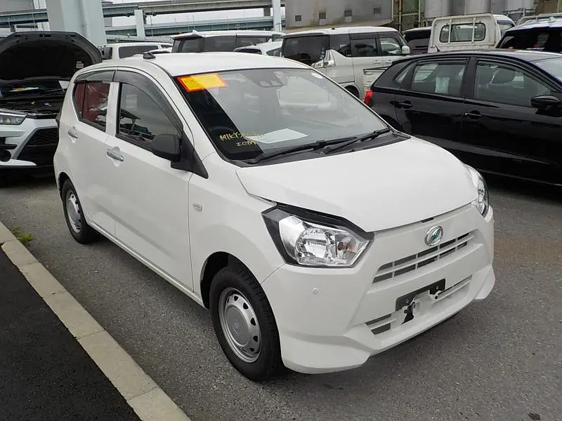 Daihatsu Mira 2022