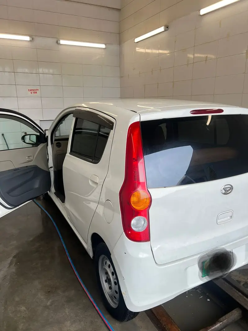 Daihatsu Mira 2009