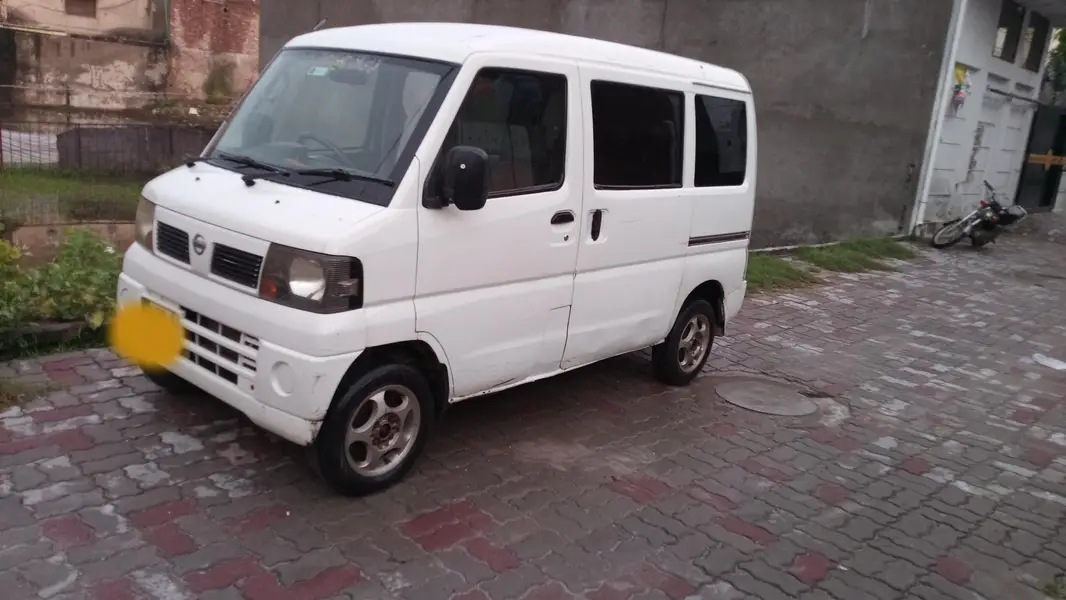 Nissan Clipper 2015