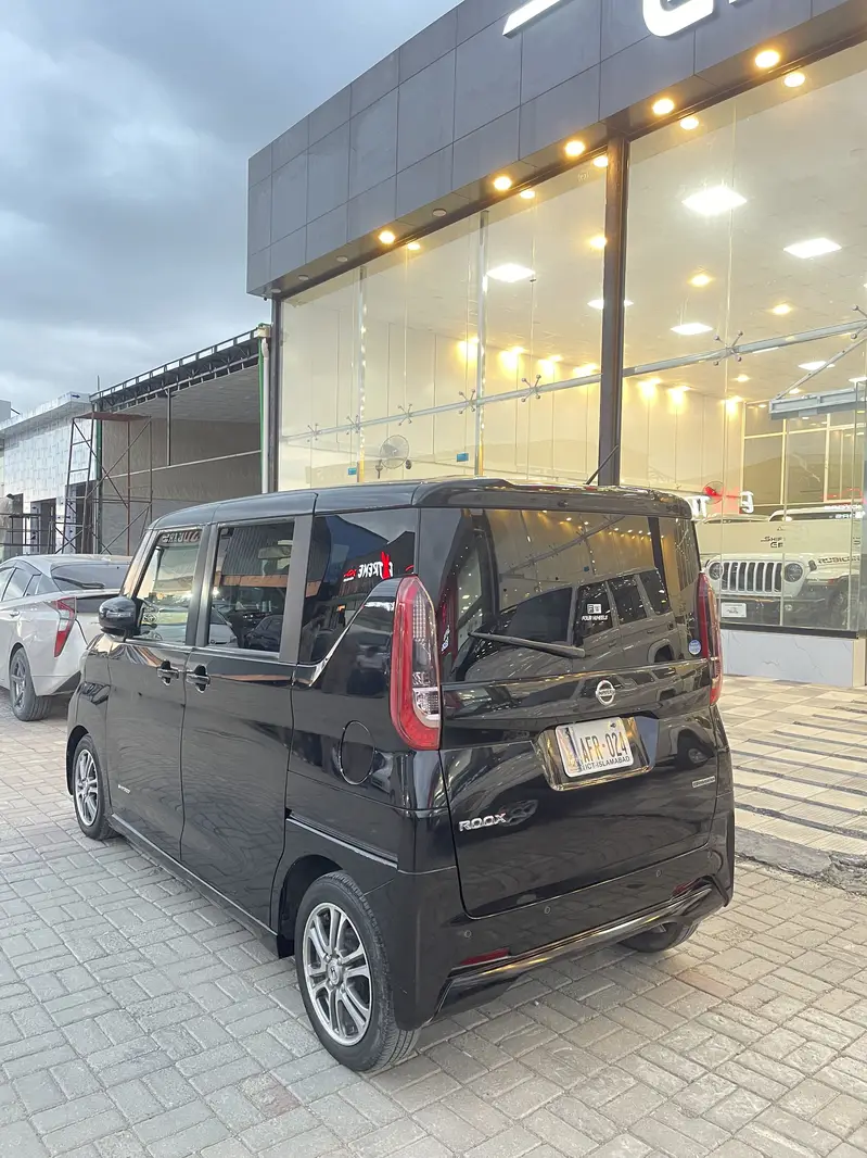Nissan Roox 2021