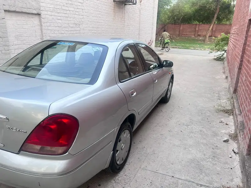 Nissan Sunny 2009