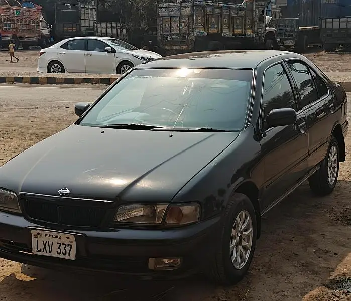 Nissan Sunny 2000