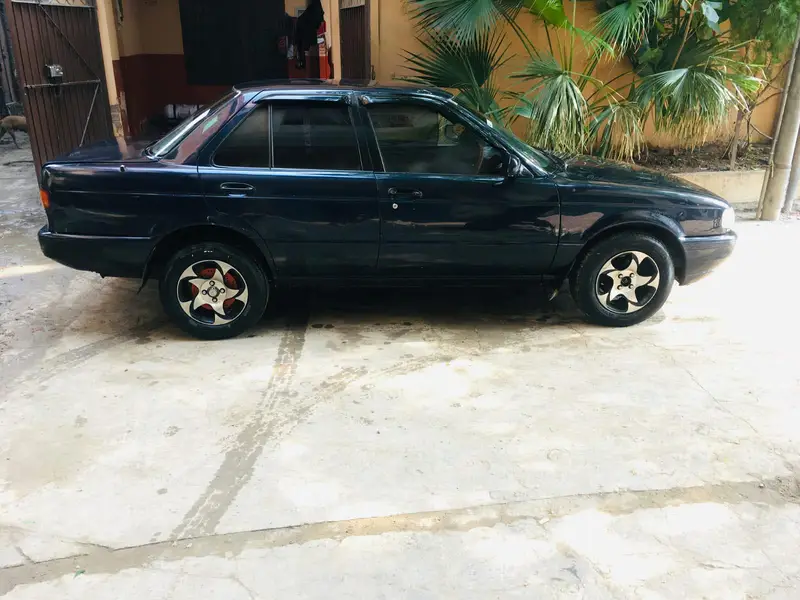 Nissan Sunny 1990