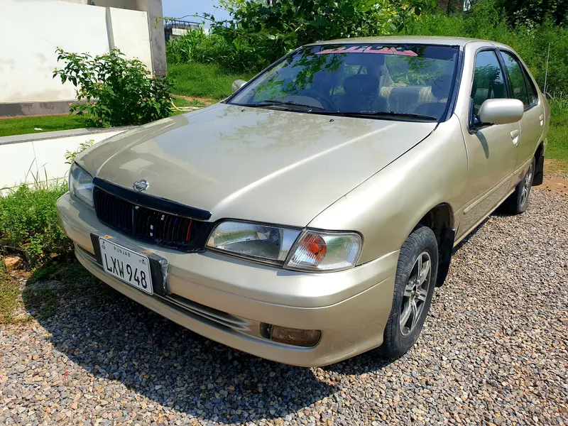 Nissan Sunny 2001