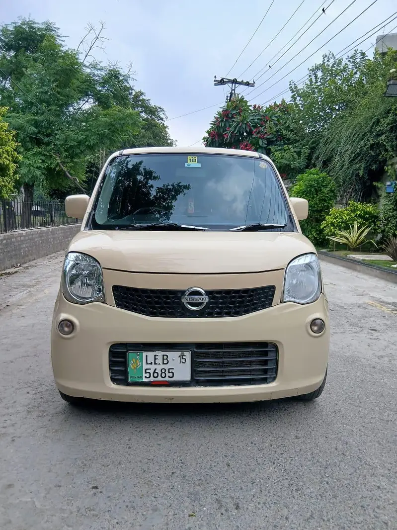Nissan Moco 2012