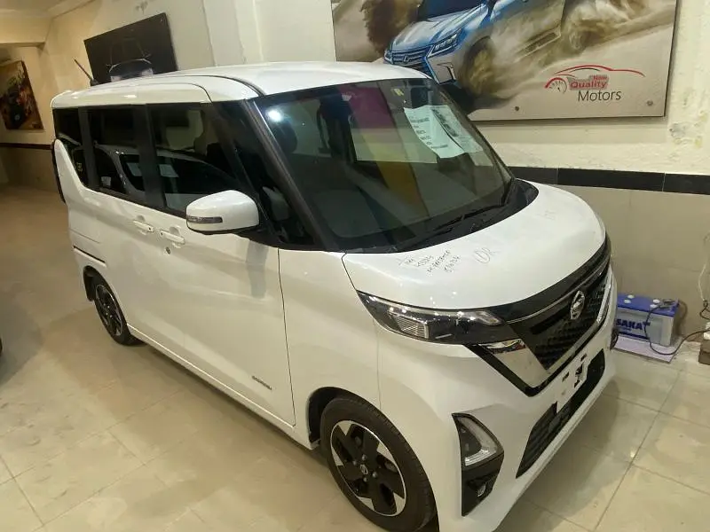 Nissan Roox 2021