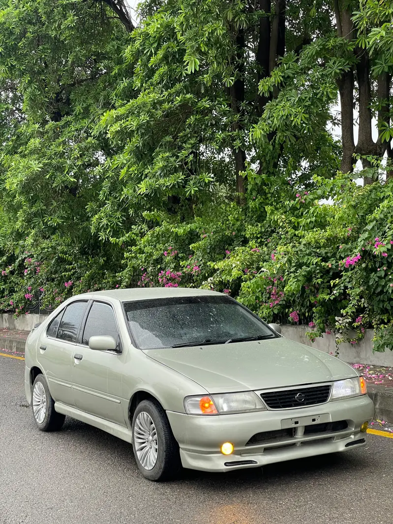 Nissan Sunny 1999