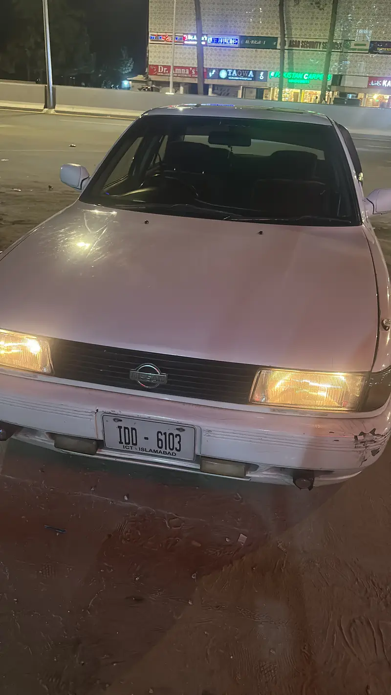 Nissan Sunny 1990