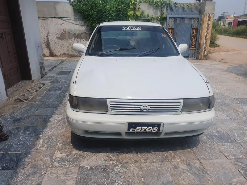 Nissan Sunny 1992