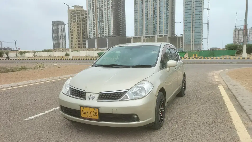 Nissan Tiida 2007