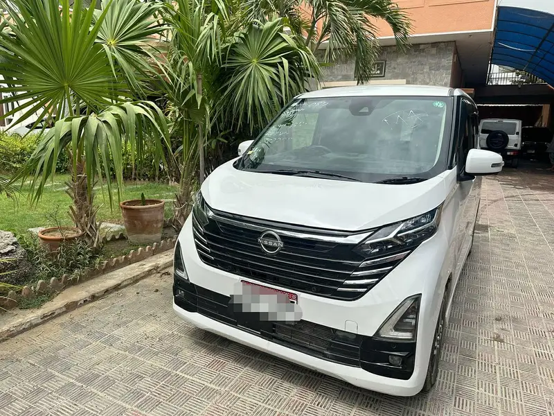 Nissan Dayz Highway Star 2023