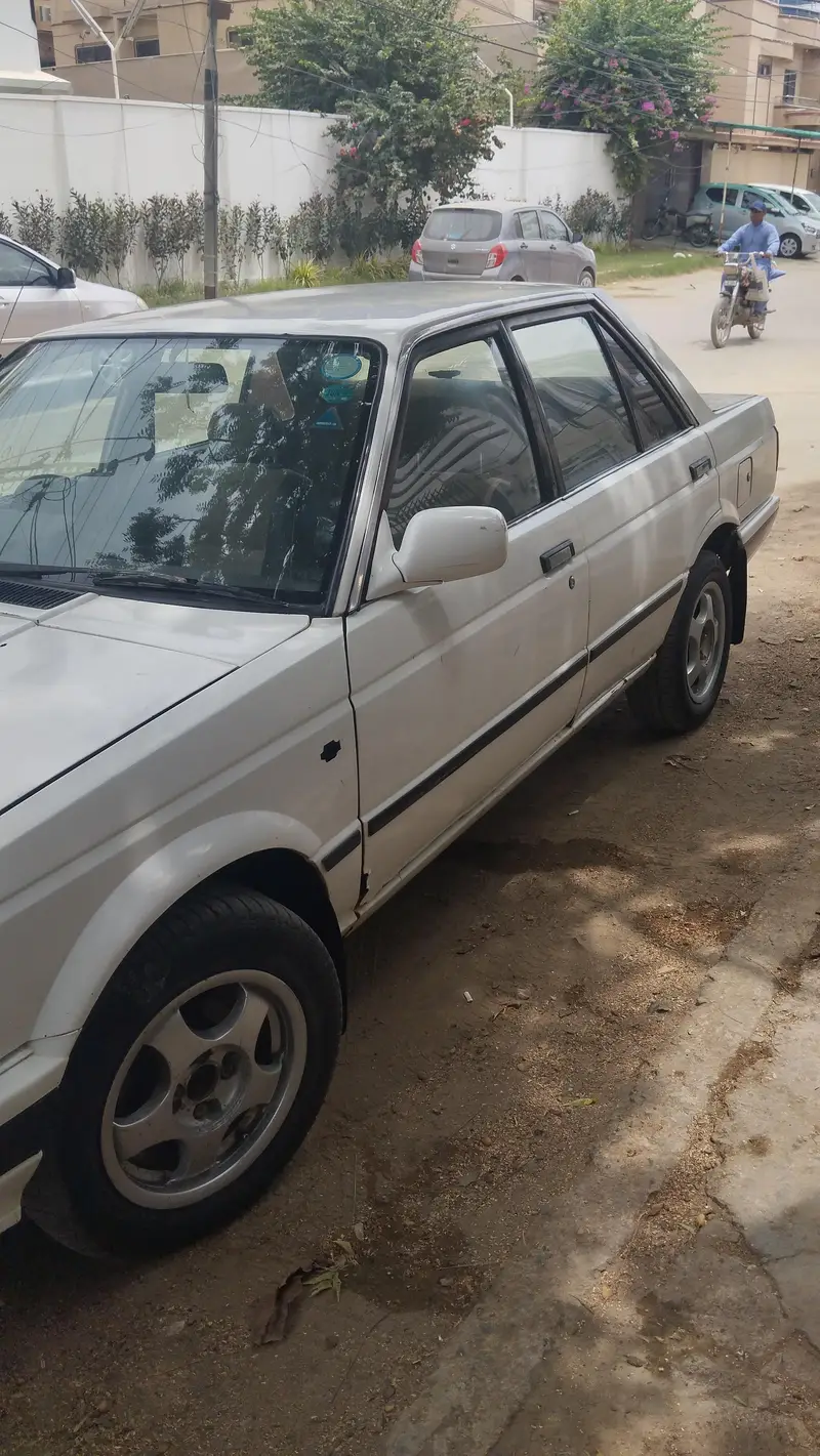 Nissan Sunny 1993