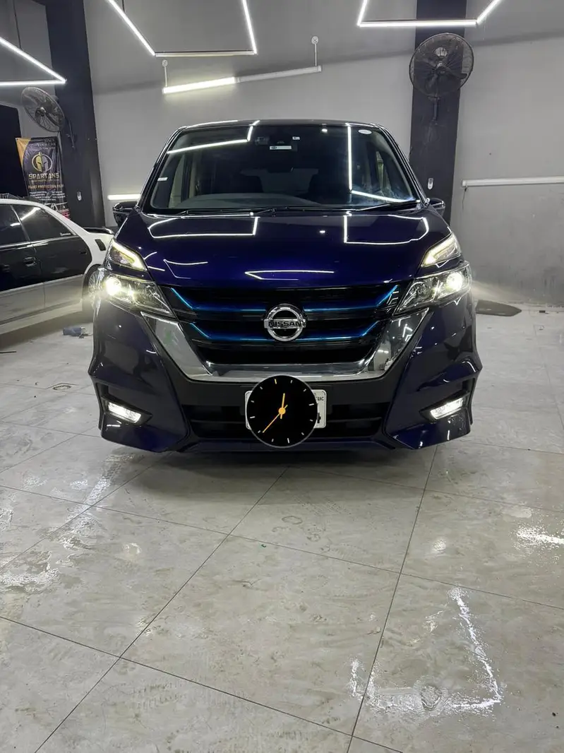 Nissan Serena 2018