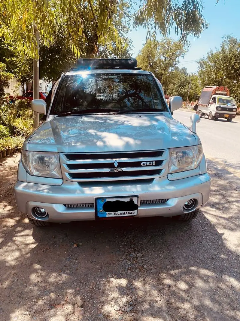 Mitsubishi Pajero 2000