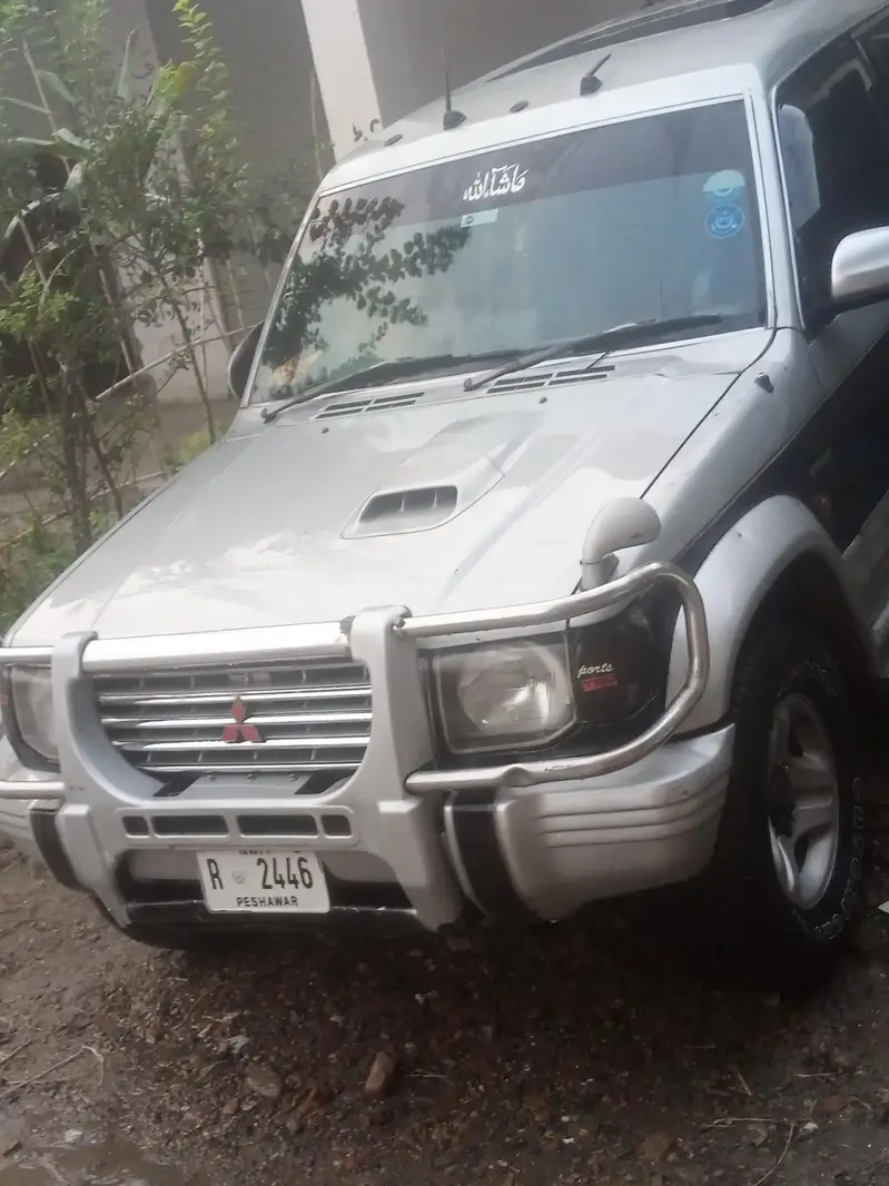 Mitsubishi Pajero 1990