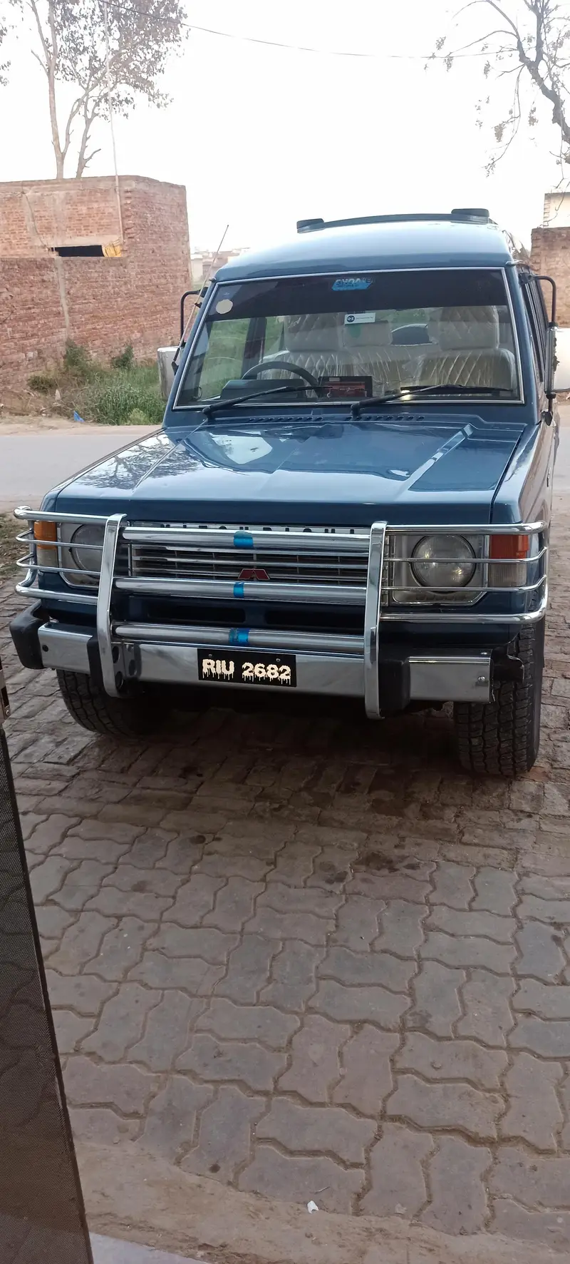 Mitsubishi Pajero 1990