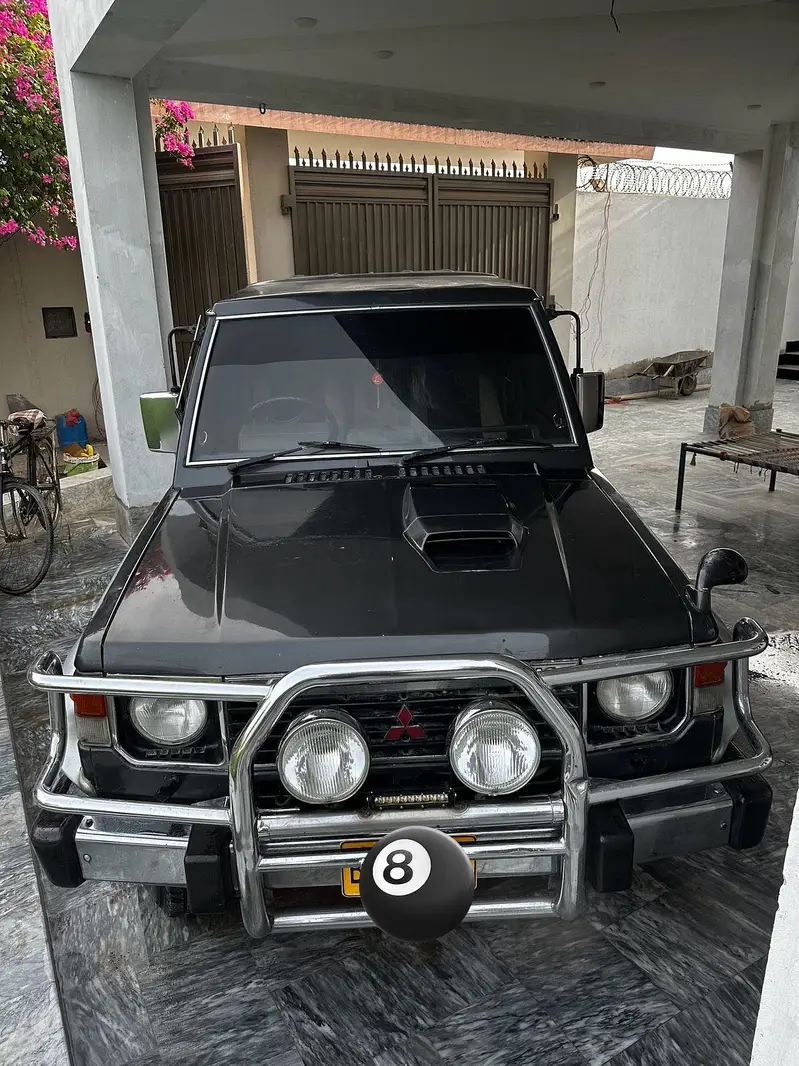 Mitsubishi Pajero 1987