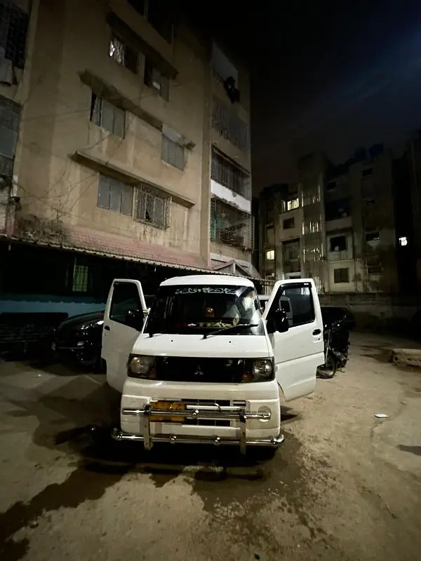 Mitsubishi Minicab Bravo 2011