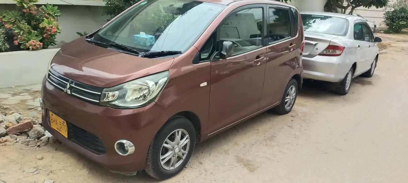 Mitsubishi Ek Wagon 2013