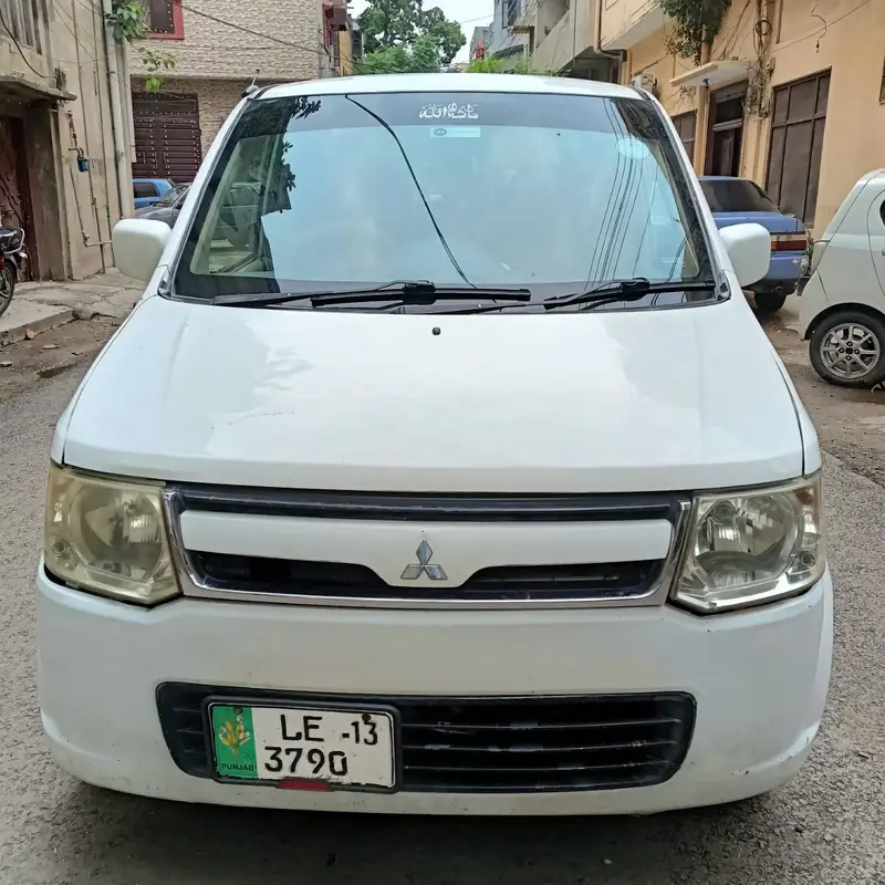 Mitsubishi Ek Wagon 2013