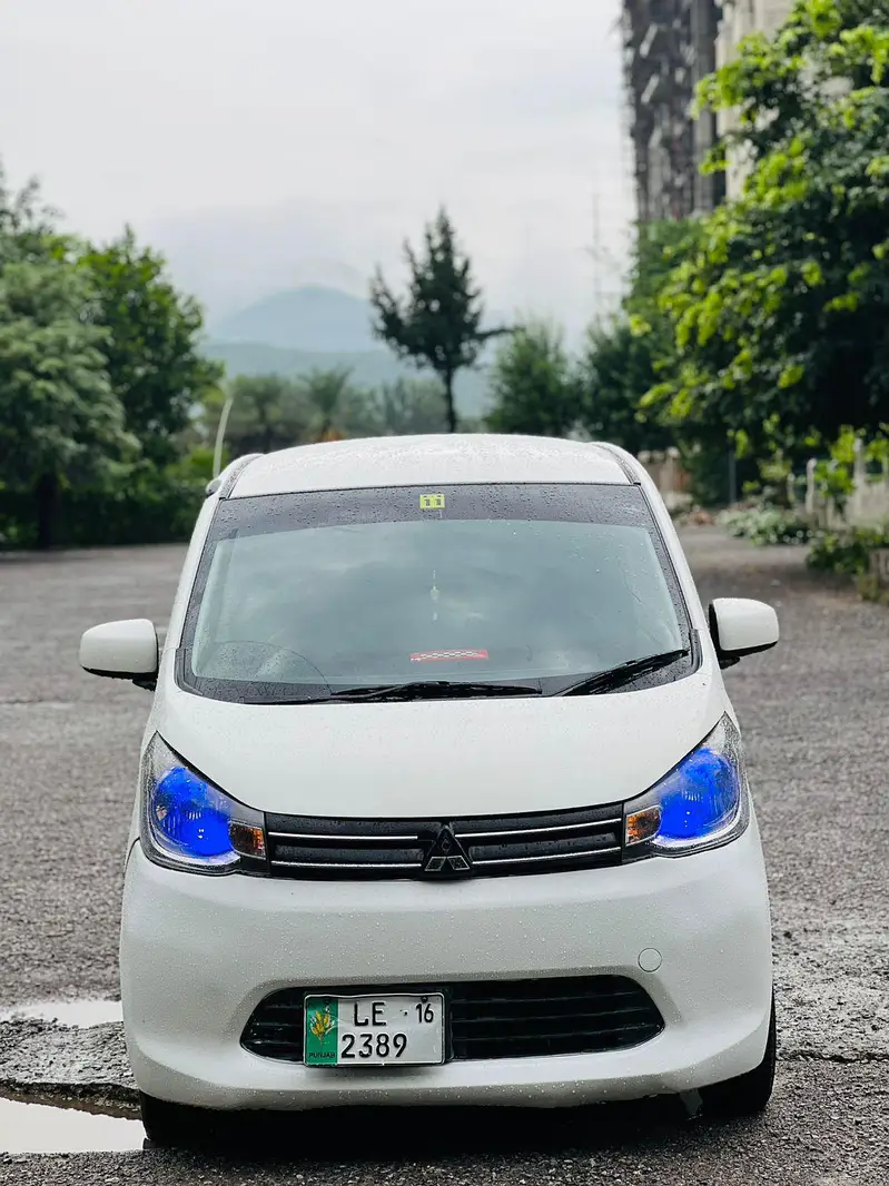 Mitsubishi Ek Wagon 2013