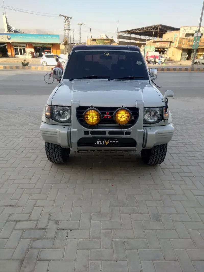 Mitsubishi Pajero 1993