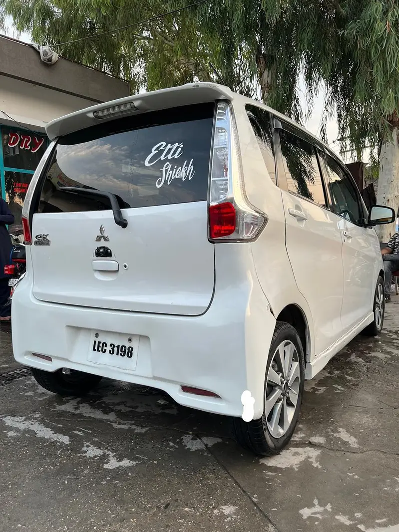 Mitsubishi EK Custom 2013