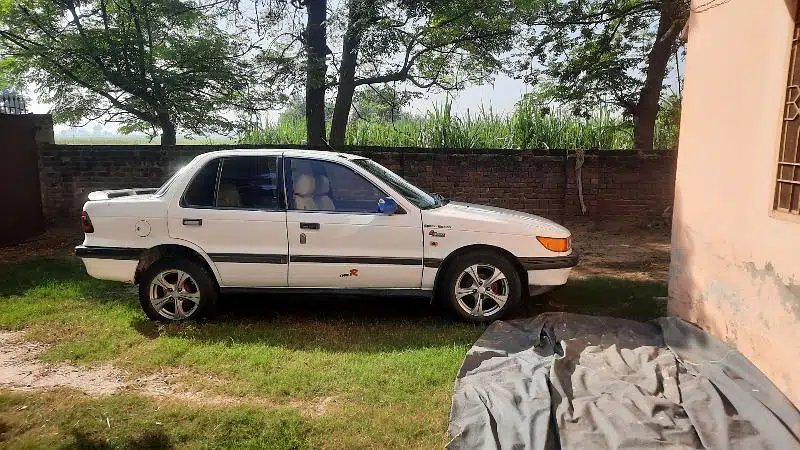 Mitsubishi Lancer 1989